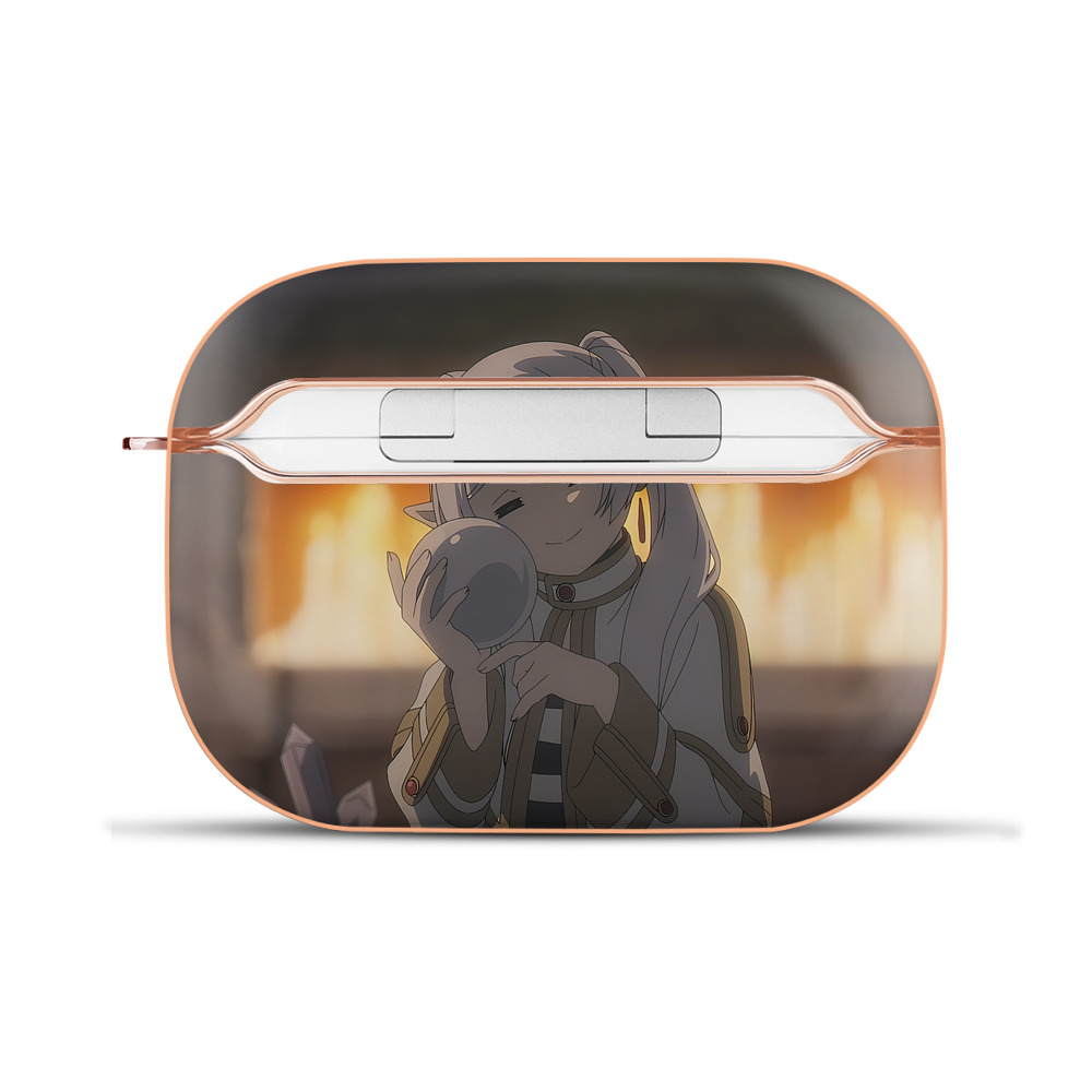（画像用） 葬送のフリーレン Frieren 【AirPods Pro用】ハードシェル保護ケース｜耐衝撃・防指紋・カラビナ付き商品仕様