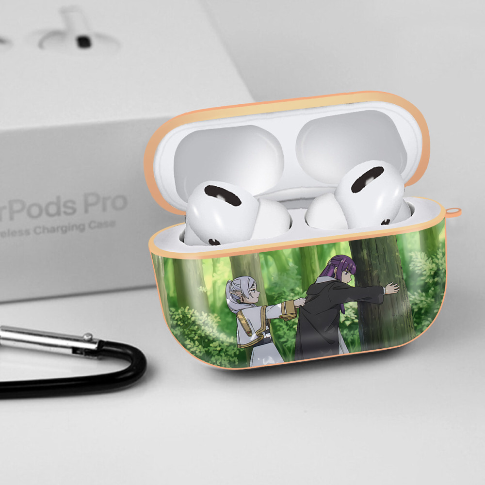 葬送のフリーレン Frieren 【AirPods Pro用】ハードシェル保護ケース｜耐衝撃・防指紋・カラビナ付き商品仕様