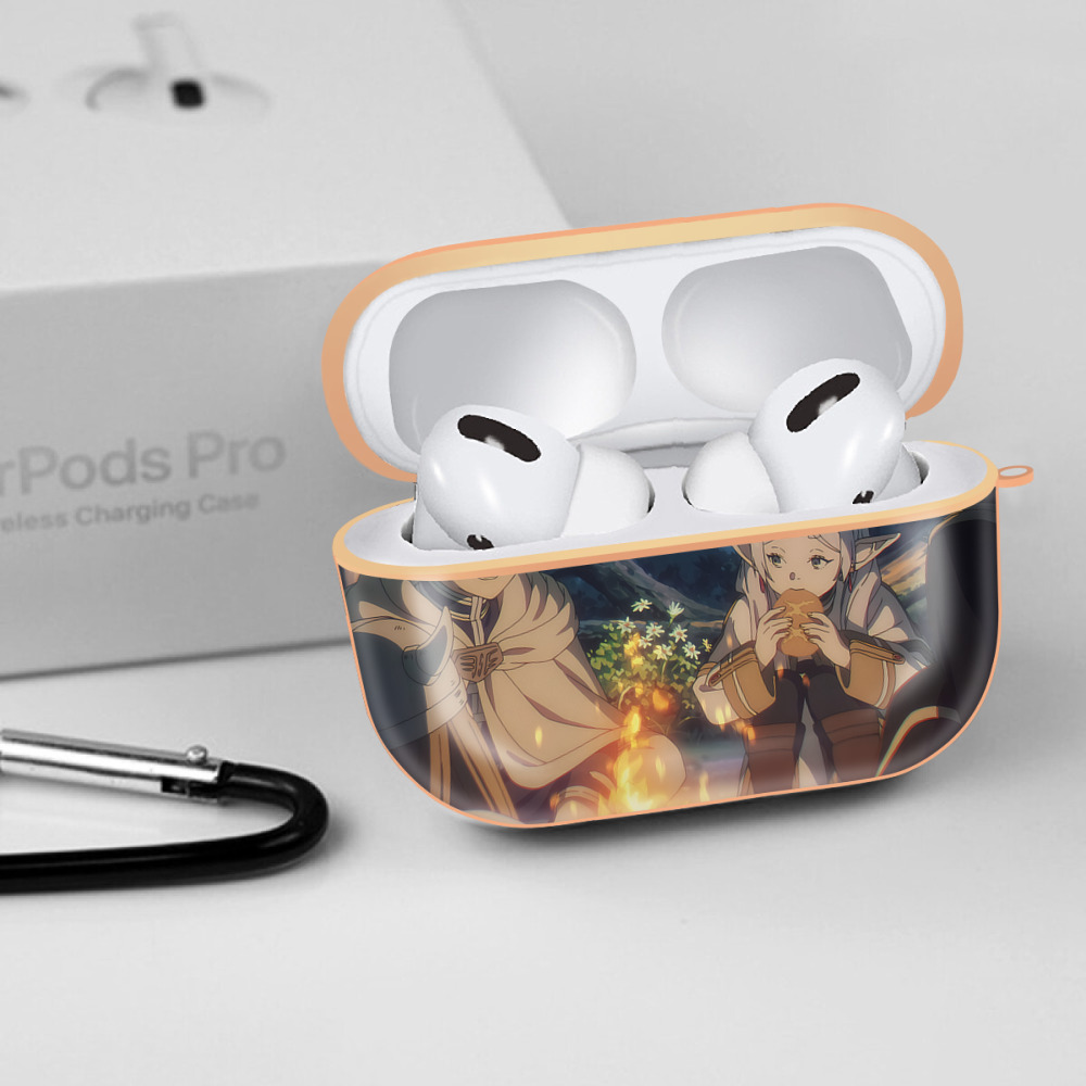 葬送のフリーレン Frieren 【AirPods Pro用】ハードシェル保護ケース｜耐衝撃・防指紋・カラビナ付き商品仕様