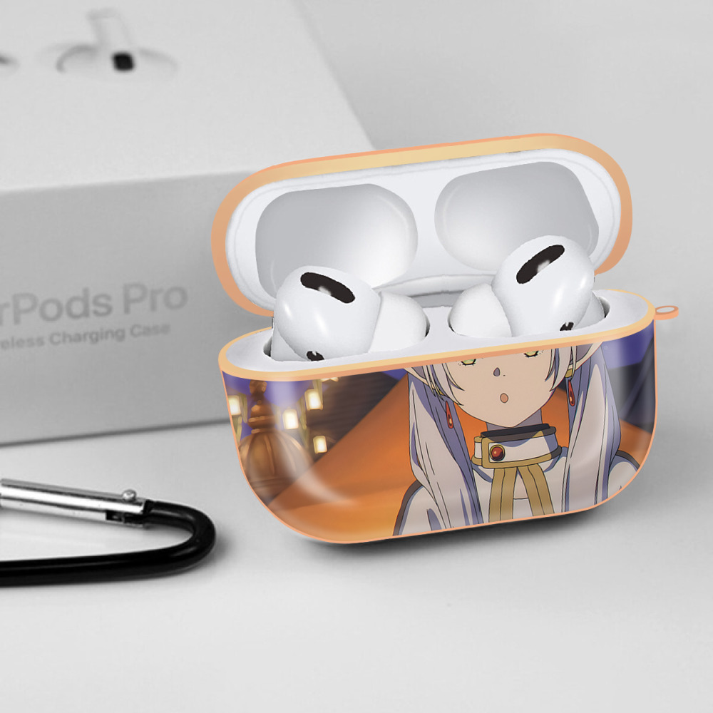 葬送のフリーレン Frieren 【AirPods Pro用】ハードシェル保護ケース｜耐衝撃・防指紋・カラビナ付き商品仕様