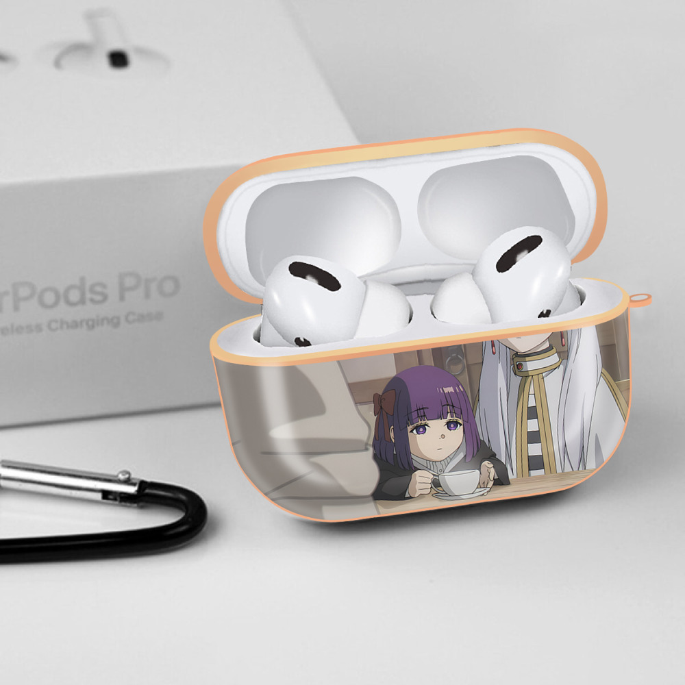 葬送のフリーレン Frieren 【AirPods Pro用】ハードシェル保護ケース｜耐衝撃・防指紋・カラビナ付き商品仕様