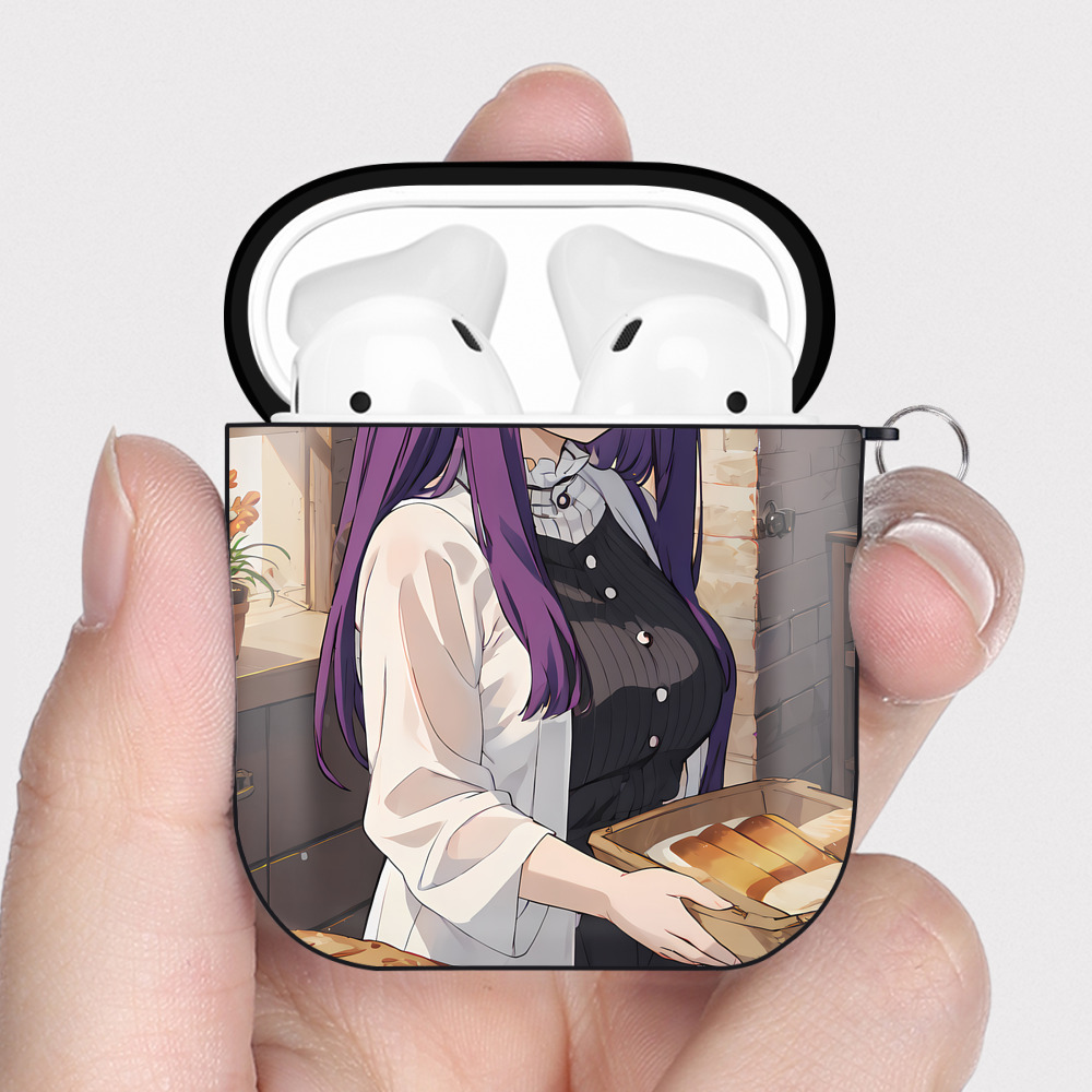 （画像用） 葬送のフリーレン Frieren AirPods 第2世代保護ケース ハードシェル ブラック 耐衝撃・防指紋・カラビナ付き