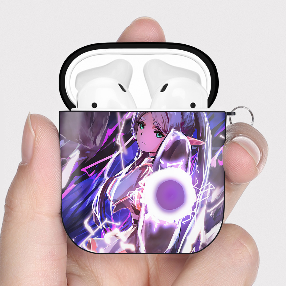 （画像用） 葬送のフリーレン Frieren AirPods 第2世代保護ケース ハードシェル ブラック 耐衝撃・防指紋・カラビナ付き