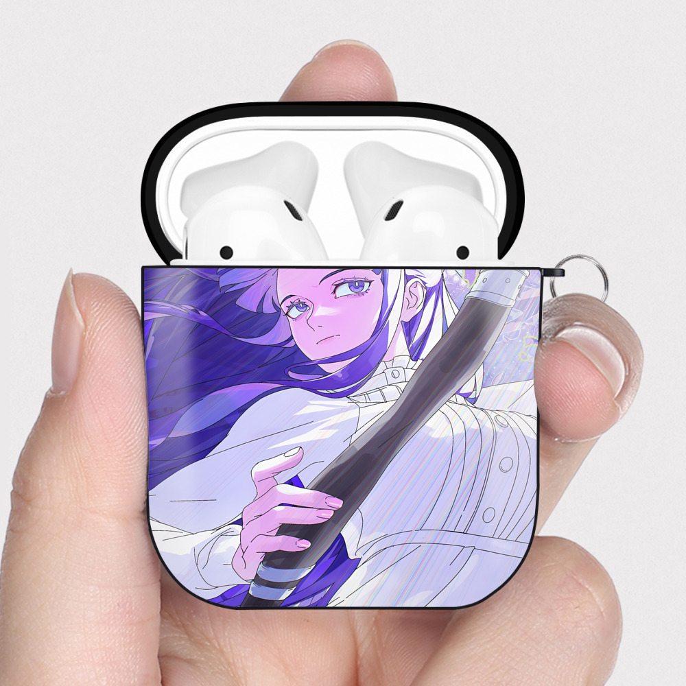 （画像用） 葬送のフリーレン Frieren AirPods 第2世代保護ケース ハードシェル ブラック 耐衝撃・防指紋・カラビナ付き