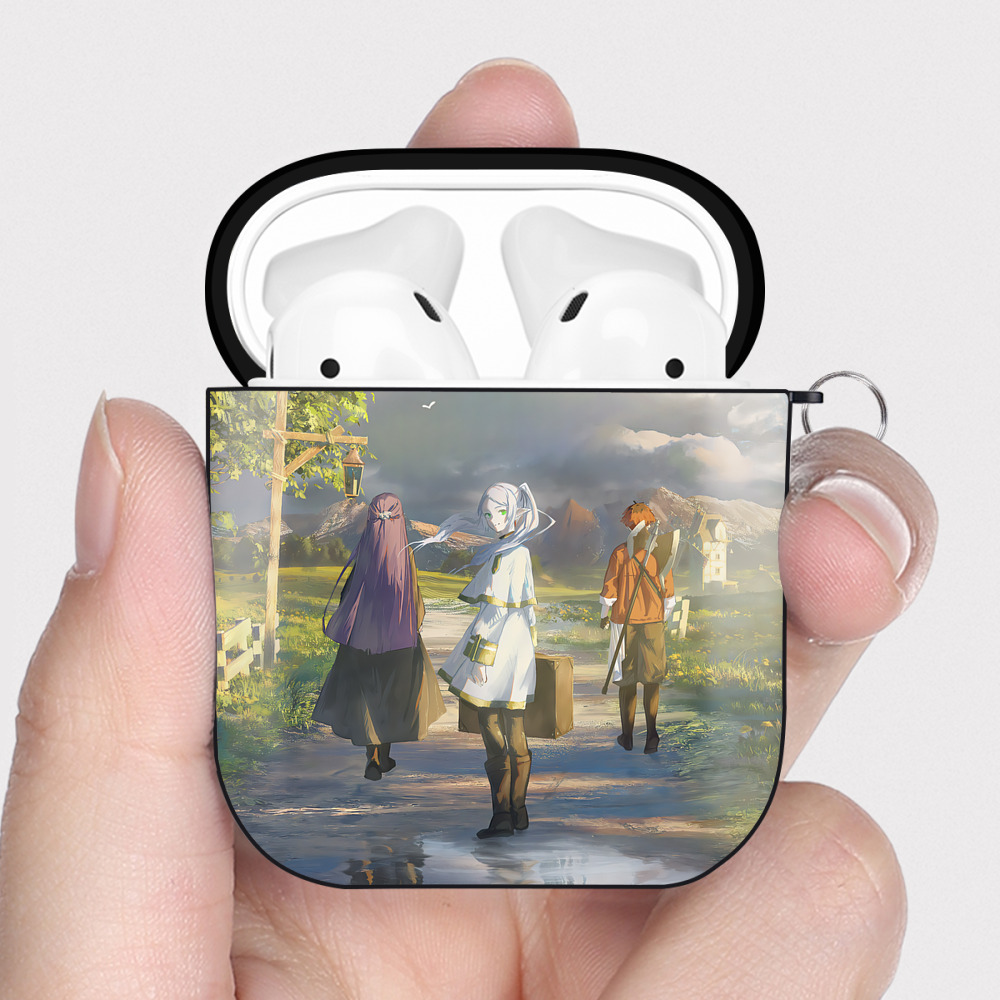 （画像用） 葬送のフリーレン Frieren AirPods 第2世代保護ケース ハードシェル ブラック 耐衝撃・防指紋・カラビナ付き