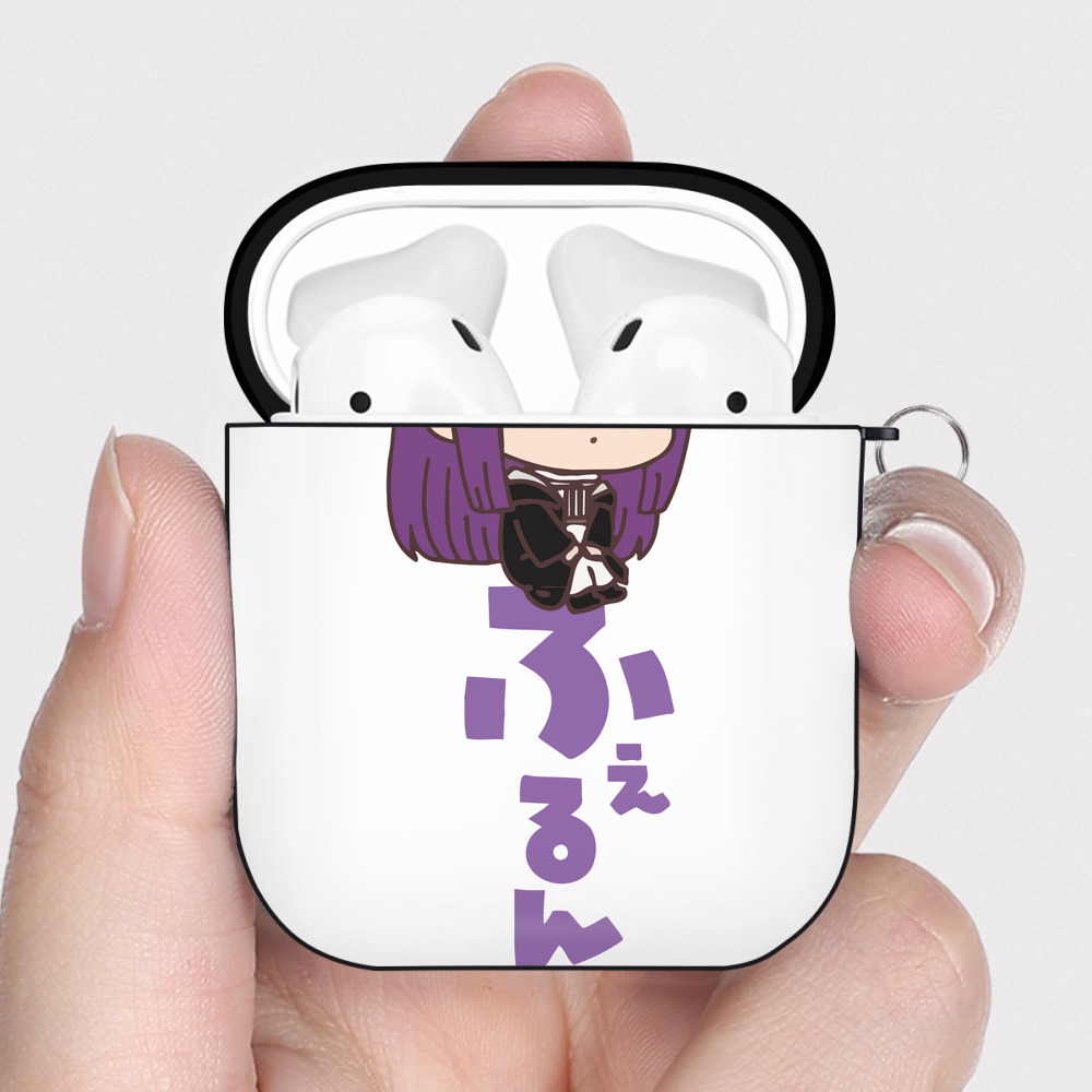 （画像用） 葬送のフリーレン Frieren AirPods 第2世代保護ケース ハードシェル ブラック 耐衝撃・防指紋・カラビナ付き