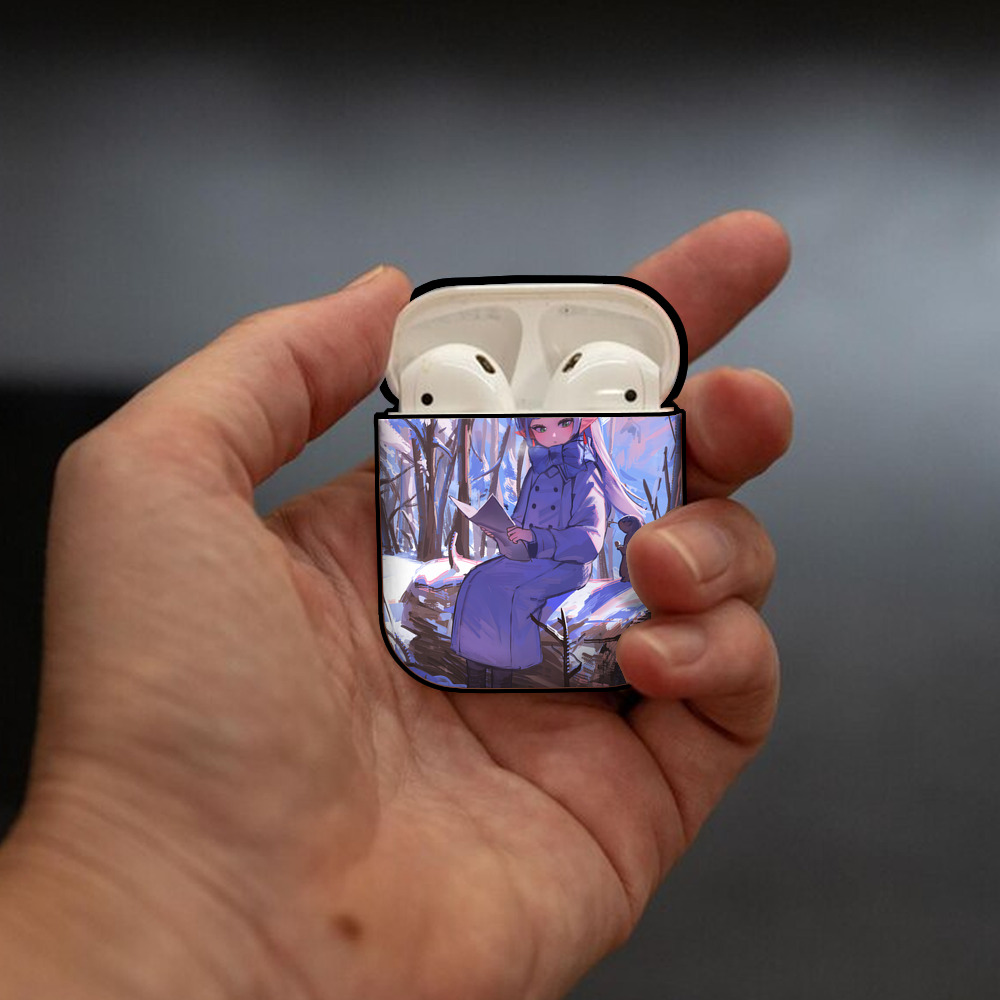 葬送のフリーレン Frieren AirPods 第2世代保護ケース ハードシェル ブラック 耐衝撃・防指紋・カラビナ付き
