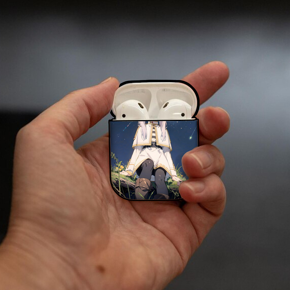 葬送のフリーレン Frieren AirPods 第2世代保護ケース ハードシェル ブラック 耐衝撃・防指紋・カラビナ付き