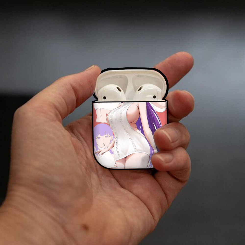 葬送のフリーレン Frieren AirPods 第2世代保護ケース ハードシェル ブラック 耐衝撃・防指紋・カラビナ付き