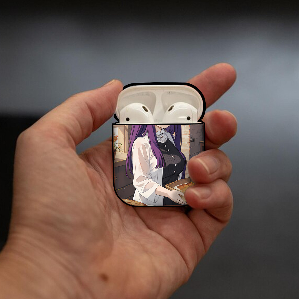 葬送のフリーレン Frieren AirPods 第2世代保護ケース ハードシェル ブラック 耐衝撃・防指紋・カラビナ付き