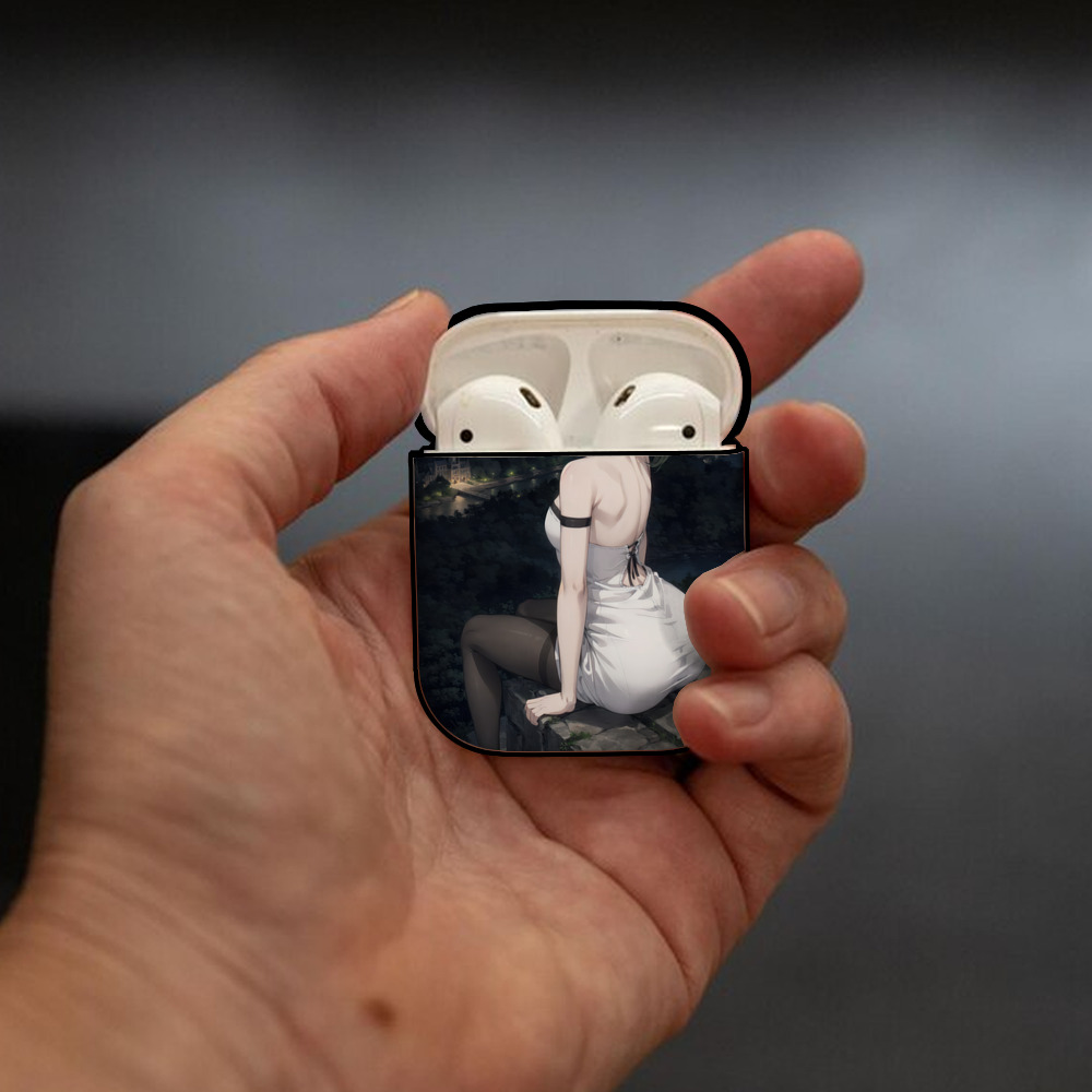 葬送のフリーレン Frieren AirPods 第2世代保護ケース ハードシェル ブラック 耐衝撃・防指紋・カラビナ付き