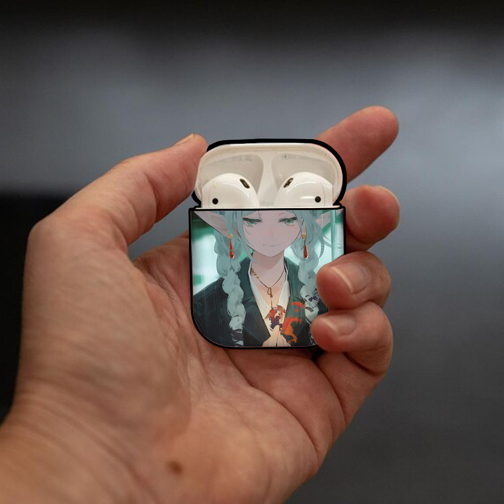 葬送のフリーレン Frieren AirPods 第2世代保護ケース ハードシェル ブラック 耐衝撃・防指紋・カラビナ付き