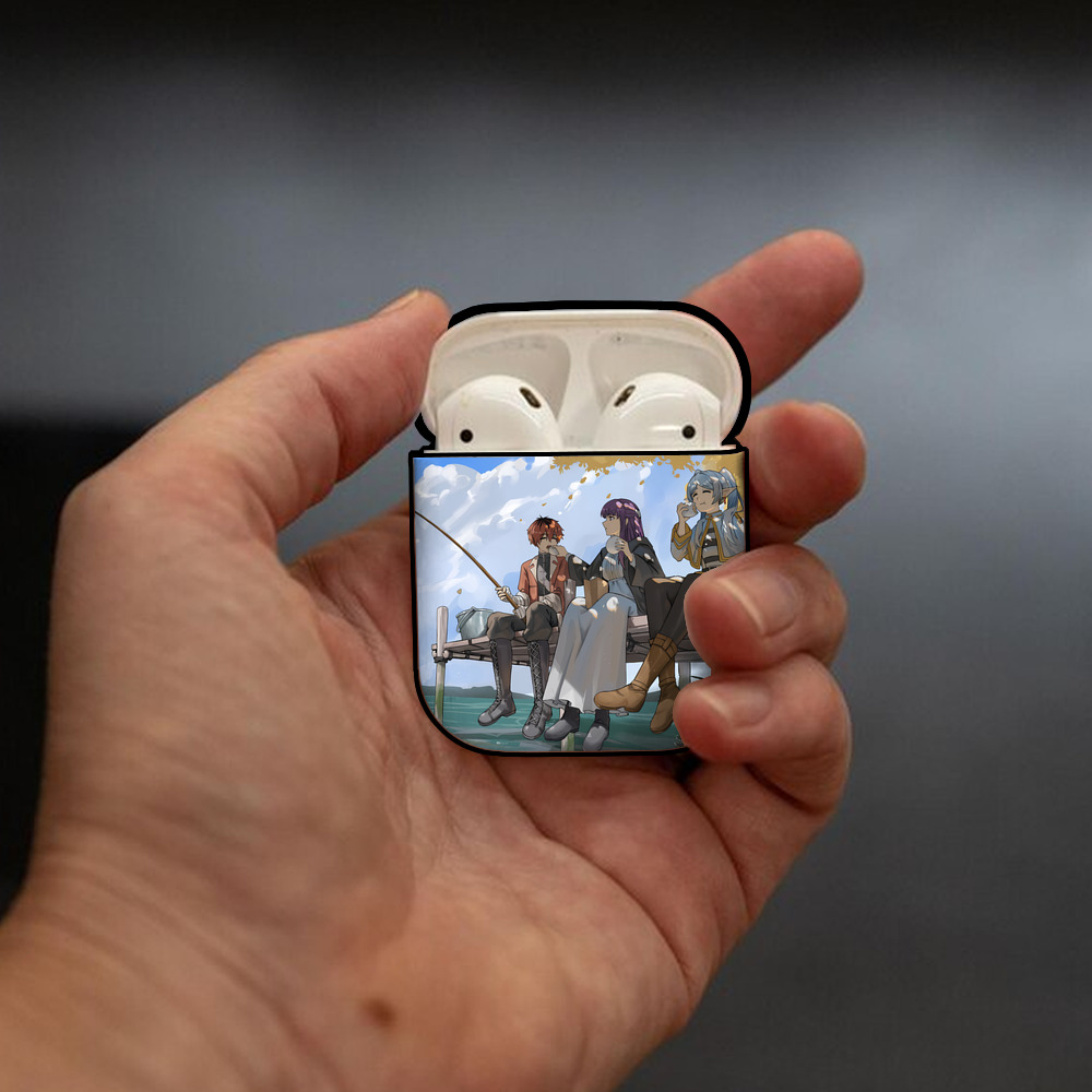葬送のフリーレン Frieren AirPods 第2世代保護ケース ハードシェル ブラック 耐衝撃・防指紋・カラビナ付き
