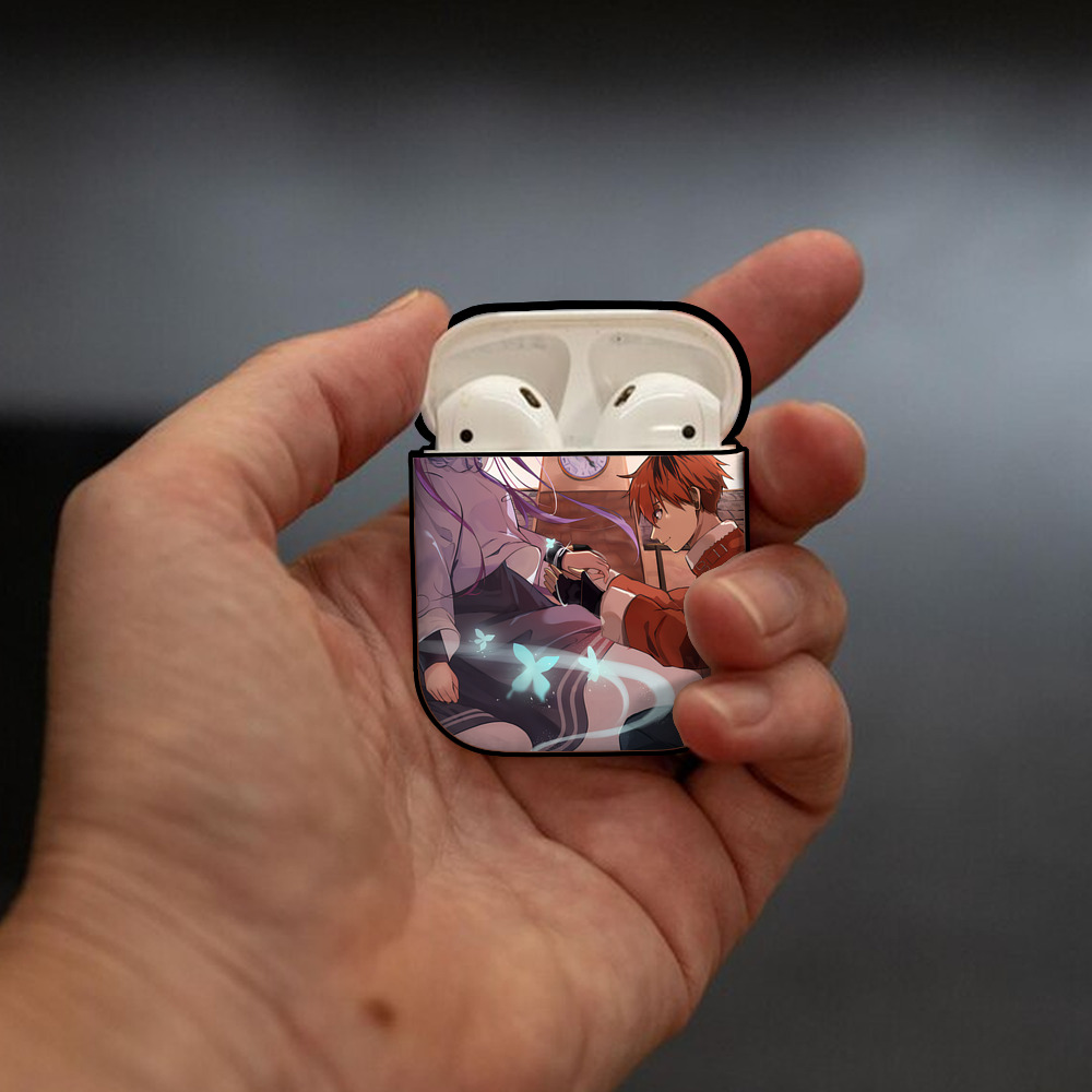 葬送のフリーレン Frieren AirPods 第2世代保護ケース ハードシェル ブラック 耐衝撃・防指紋・カラビナ付き