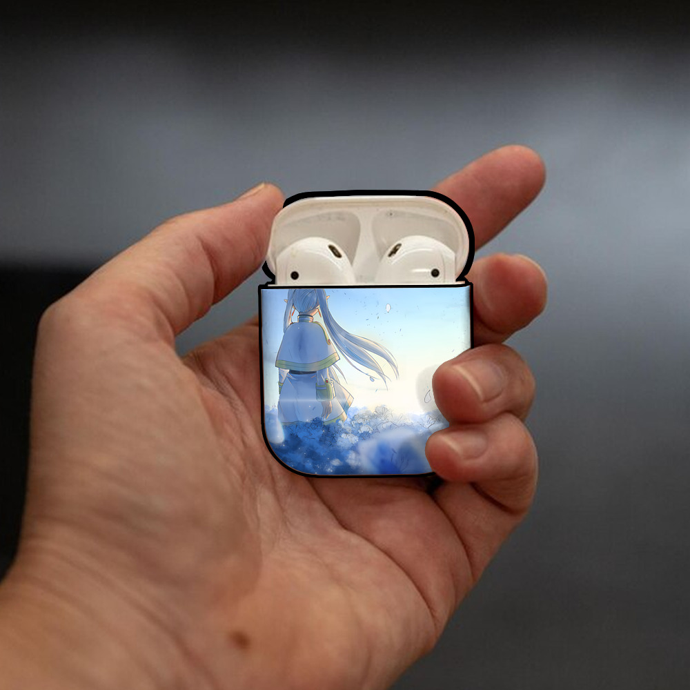 葬送のフリーレン Frieren AirPods 第2世代保護ケース ハードシェル ブラック 耐衝撃・防指紋・カラビナ付き