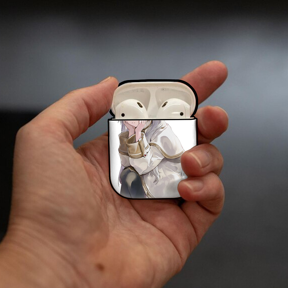 葬送のフリーレン Frieren AirPods 第2世代保護ケース ハードシェル ブラック 耐衝撃・防指紋・カラビナ付き