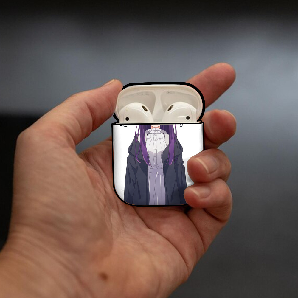 葬送のフリーレン Frieren AirPods 第2世代保護ケース ハードシェル ブラック 耐衝撃・防指紋・カラビナ付き