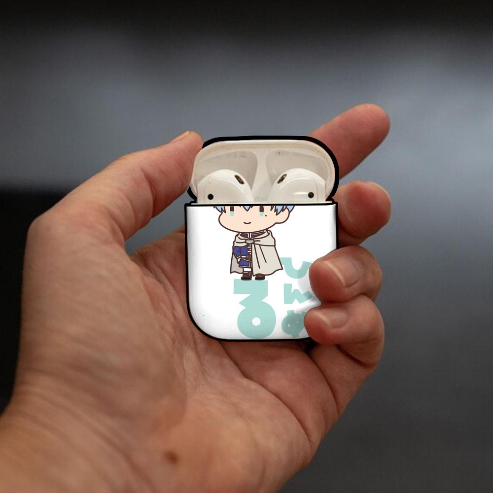 葬送のフリーレン Frieren AirPods 第2世代保護ケース ハードシェル ブラック 耐衝撃・防指紋・カラビナ付き