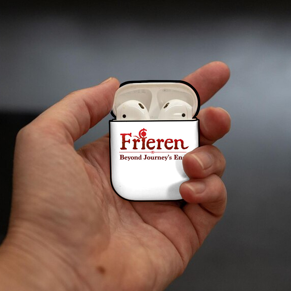 葬送のフリーレン Frieren AirPods 第2世代保護ケース ハードシェル ブラック 耐衝撃・防指紋・カラビナ付き